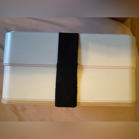 Stacked Lunch Box with Hawaiian flower design and comes with Black Strap - Picture 3 of 3